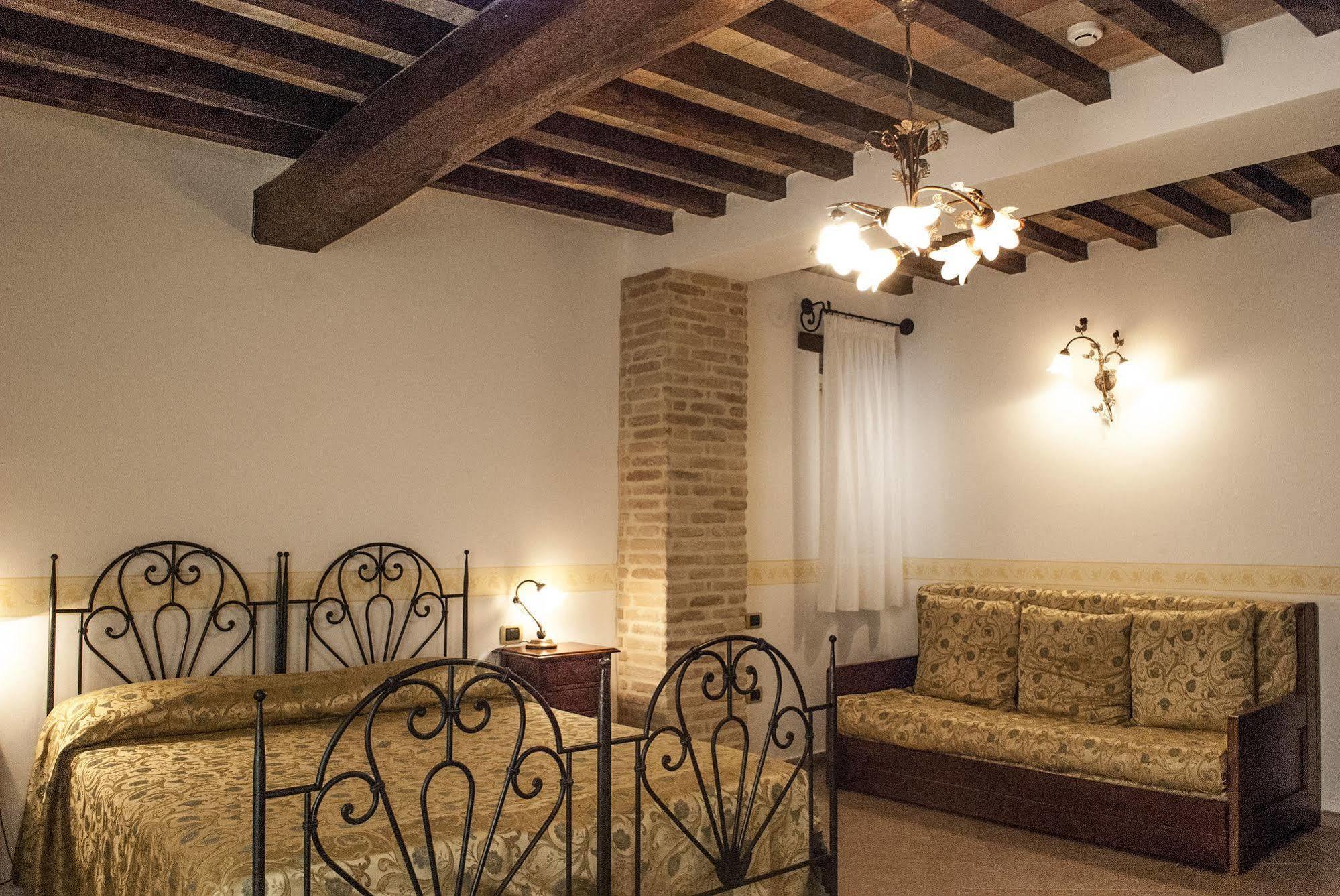 Hotel Palazzo Brunamonti Беванья Екстер'єр фото
